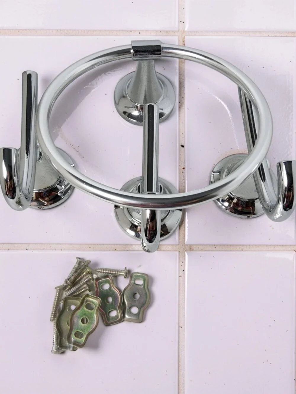 Vintage Chrome Bathroom Towel,Wash Rags Set of 4 With Mounting Hardware